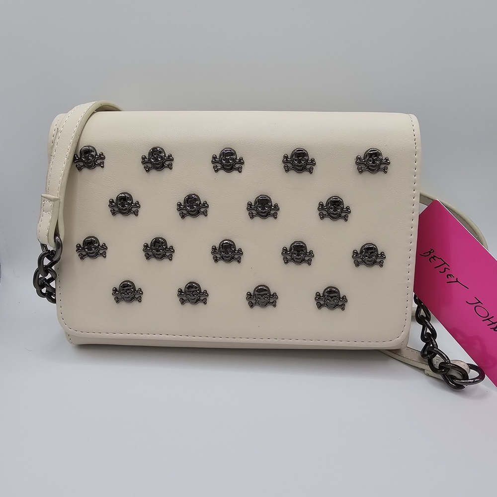 ​NWT Betsey Johnson Skull Crossbody Bag Cream Boho Chic Summer Festival Goth